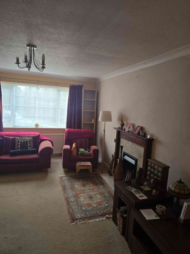 Living Room before decorating work with old furniture